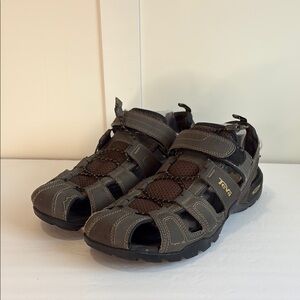 Teva Forebay Hiking Fisherman Sandals